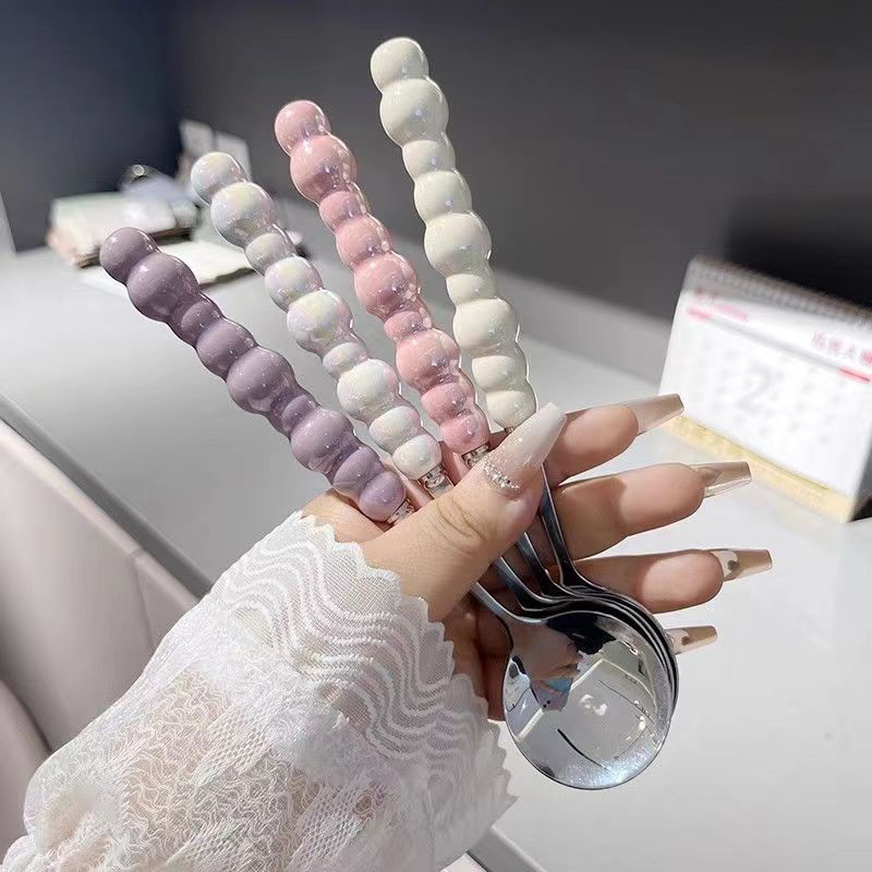 Kitchen Gadgets That Make Life Easier - Cuillère à poignée perlée en acier